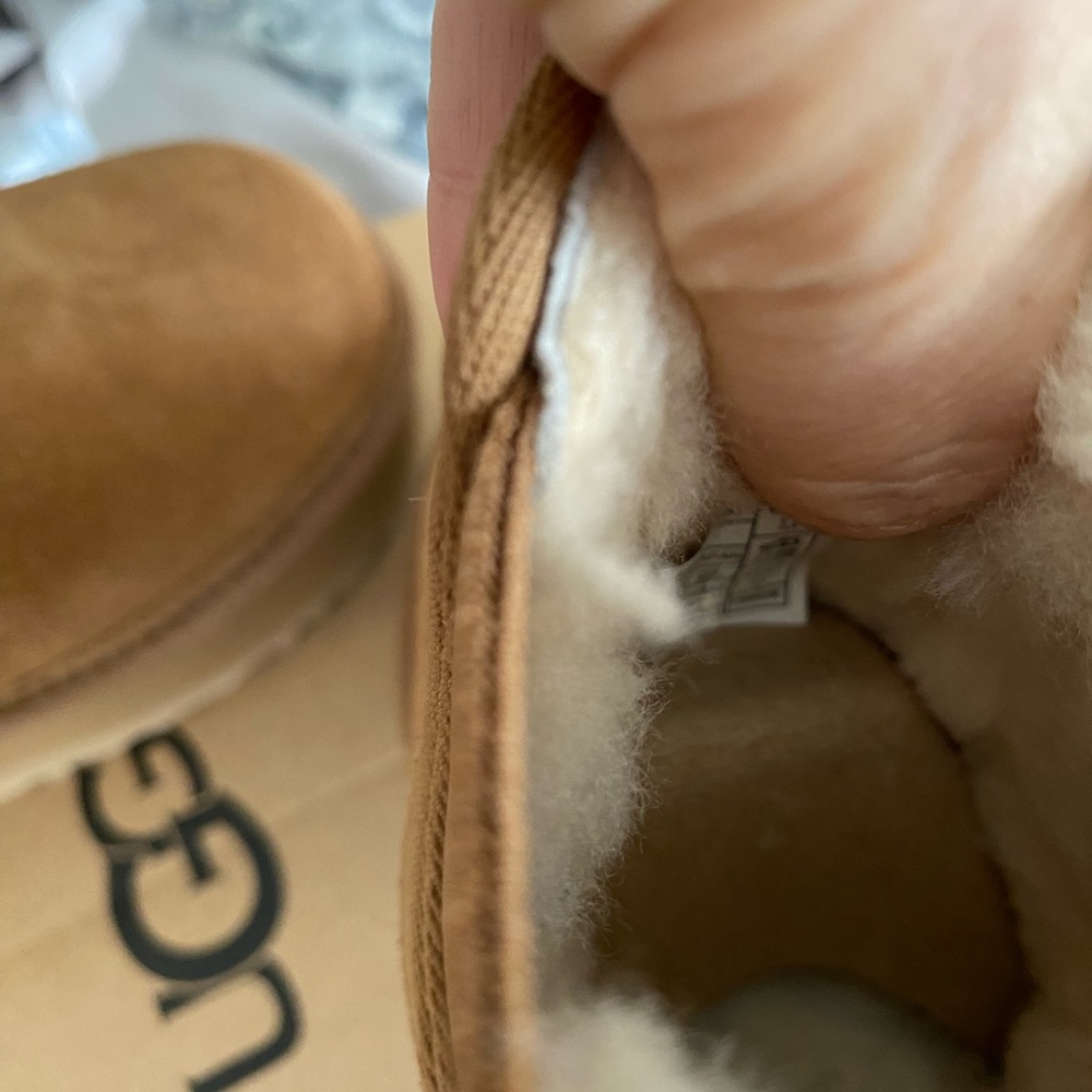 Ugg Neumel Logo Platform Chelsea booties in a size 6. Guaranteed authentic! - Picture 5 of 15
